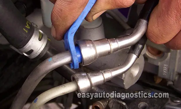 Using A Quick Disconnect Tool To Disconnect A Fuel Line